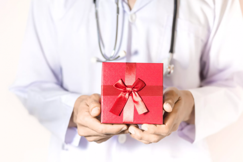 Подборка сувениров на День Медика сувениры на день медика, подарки медикам, корпоративные подарки, кмгифт